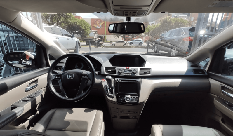 Honda Odyssey EX-L modelo 2014 lleno