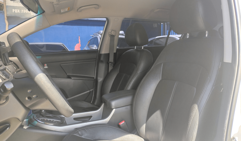 Kia Sportage LX modelo 2016 lleno