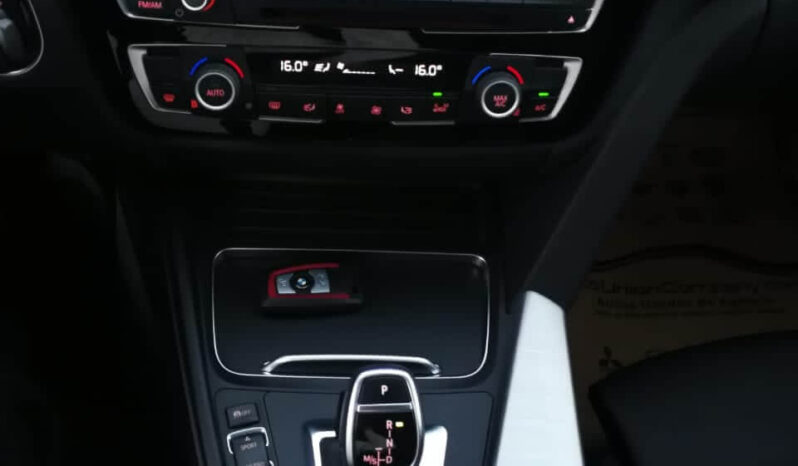 BMW 320I modelo 	2016 lleno