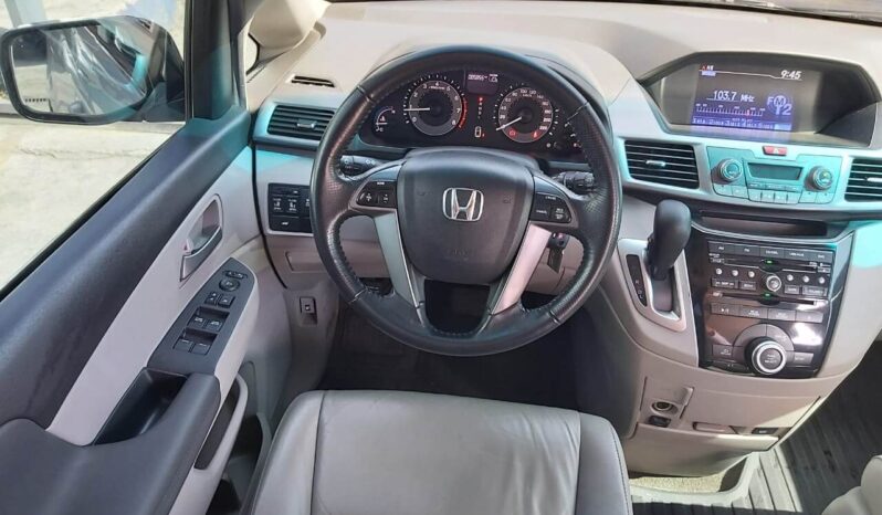 Honda Odyssey modelo 2012 lleno